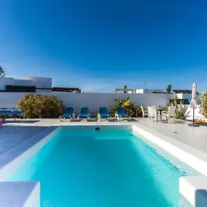 https://villa-perla-amour.in-canary-islands.com